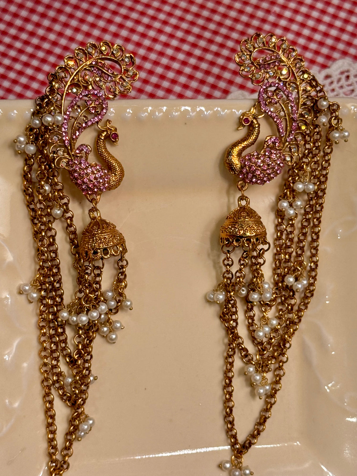 Pink peacock clip pair