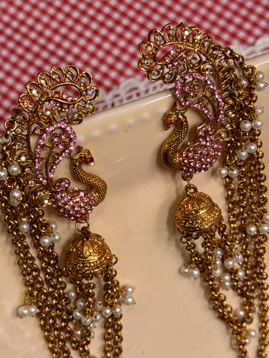 Pink peacock clip pair