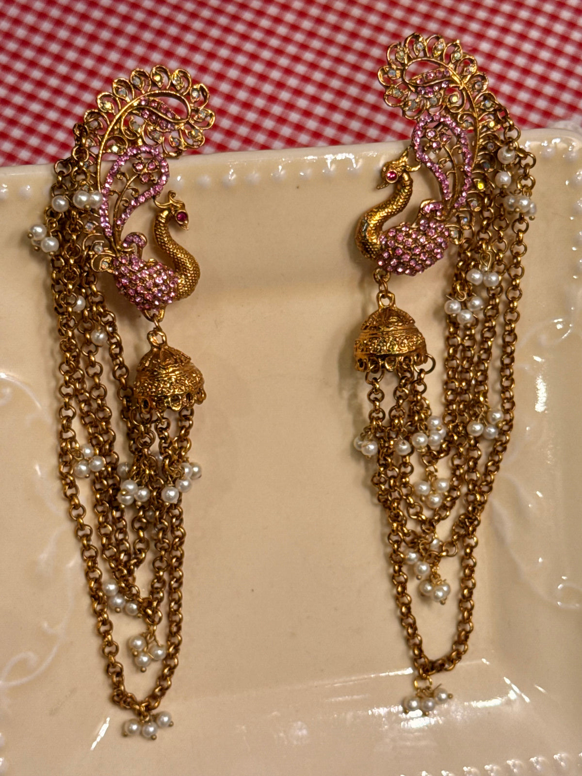 Pink peacock clip pair