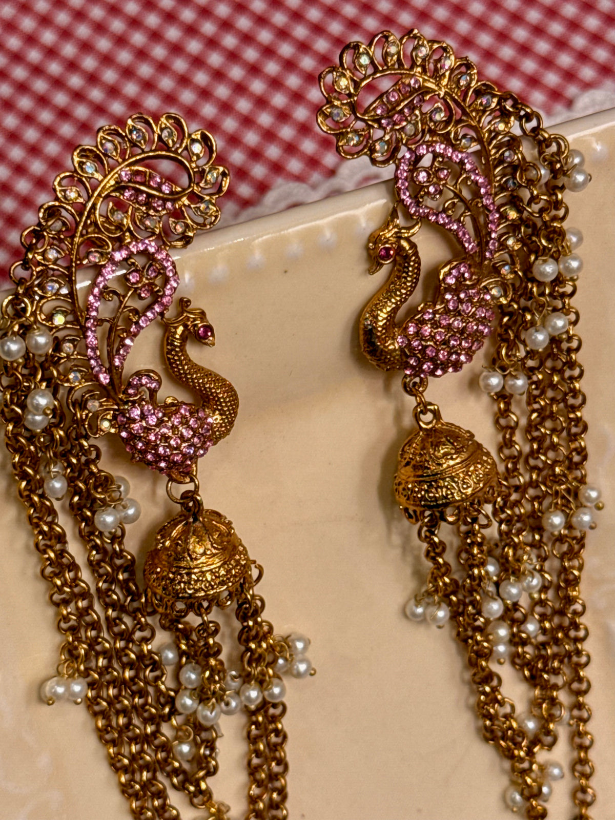 Pink peacock clip pair