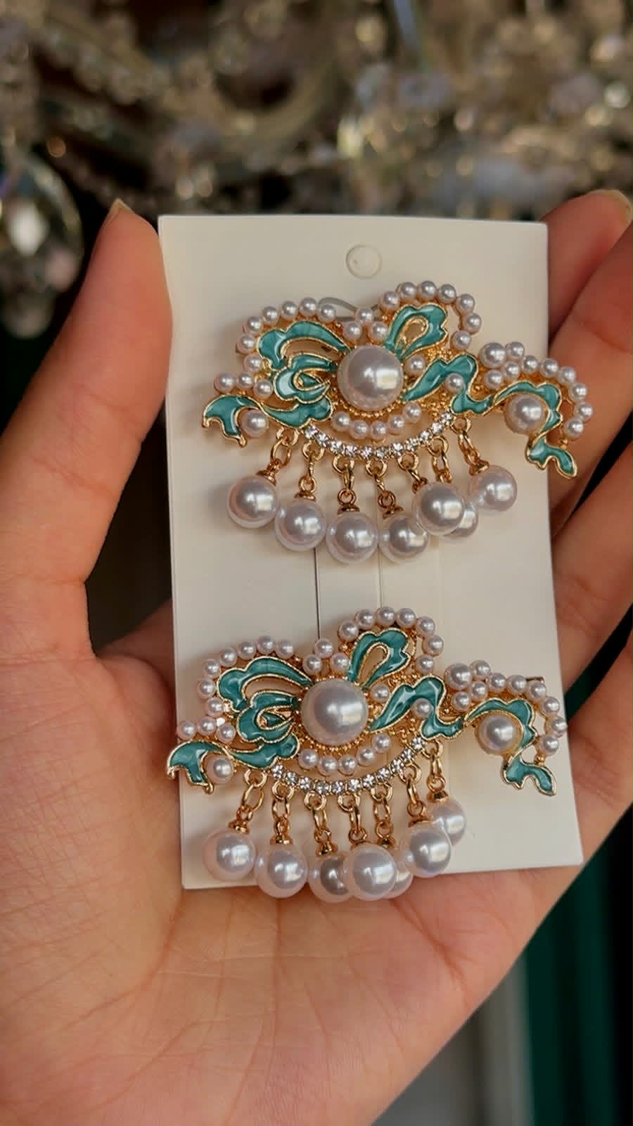 Metal Feroza pearl hair clip