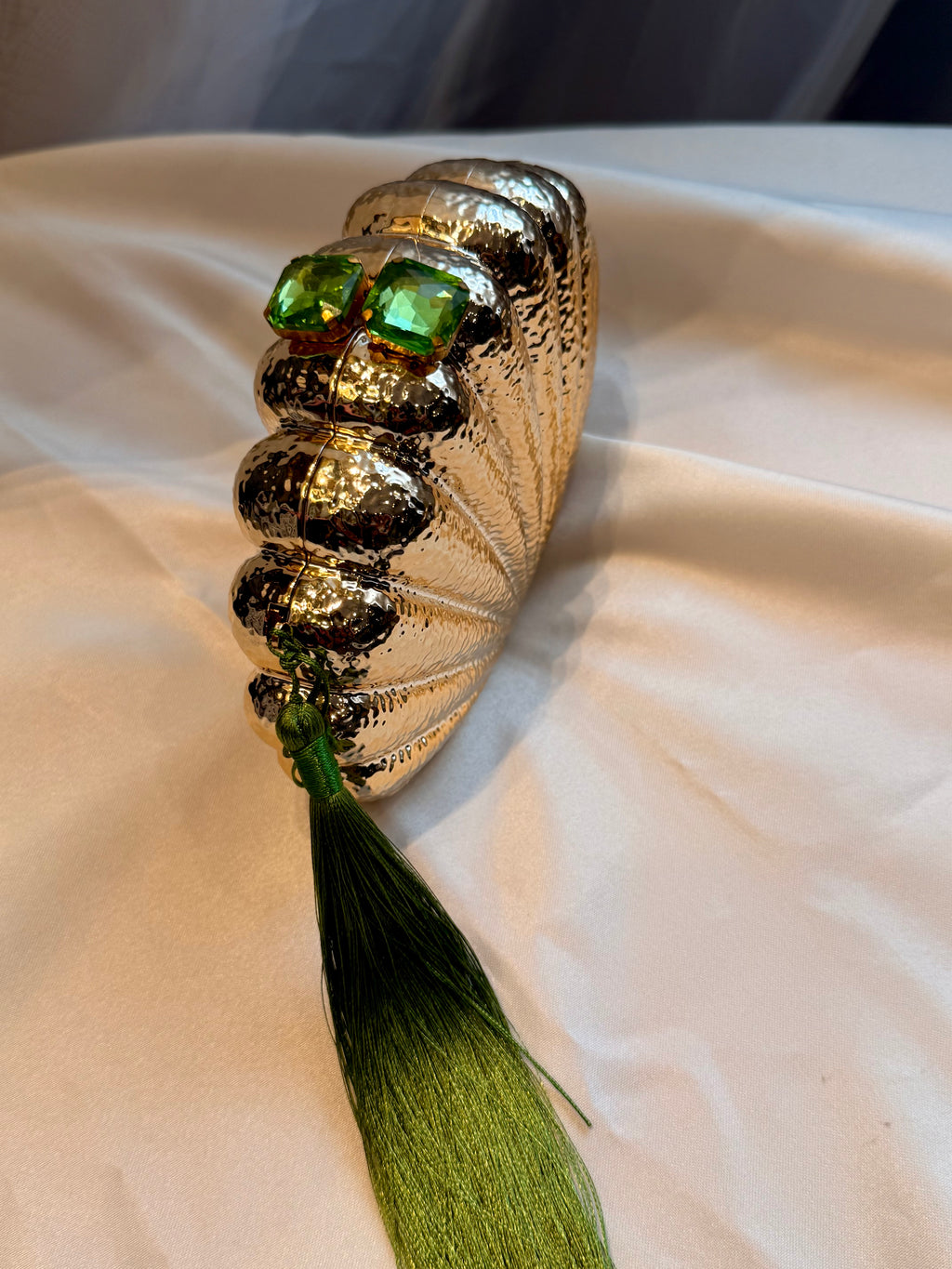 Shell clutch with long tassel