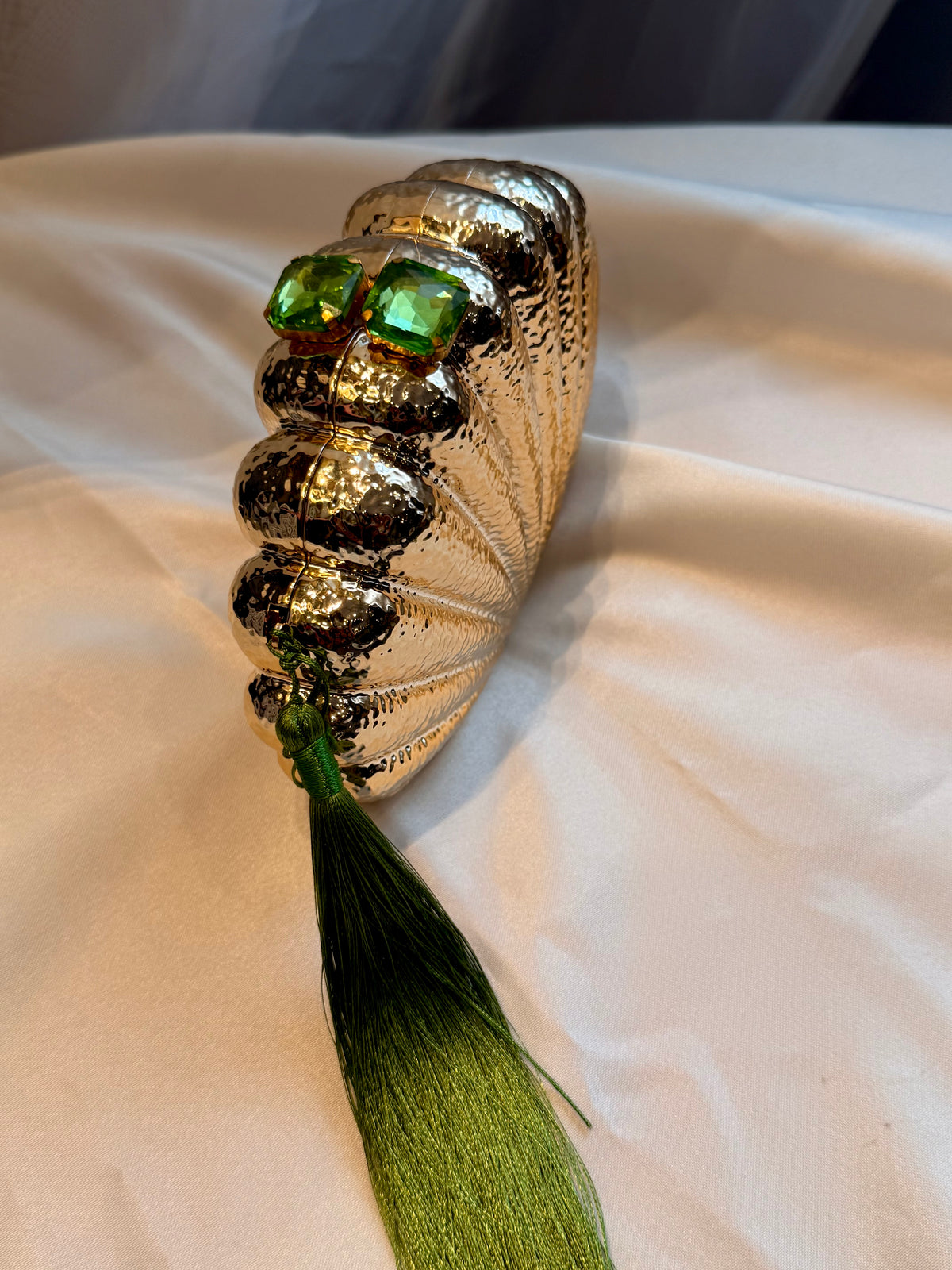 Shell clutch with long tassel
