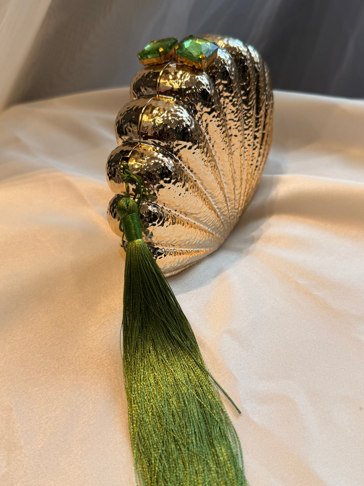 Shell clutch with long tassel
