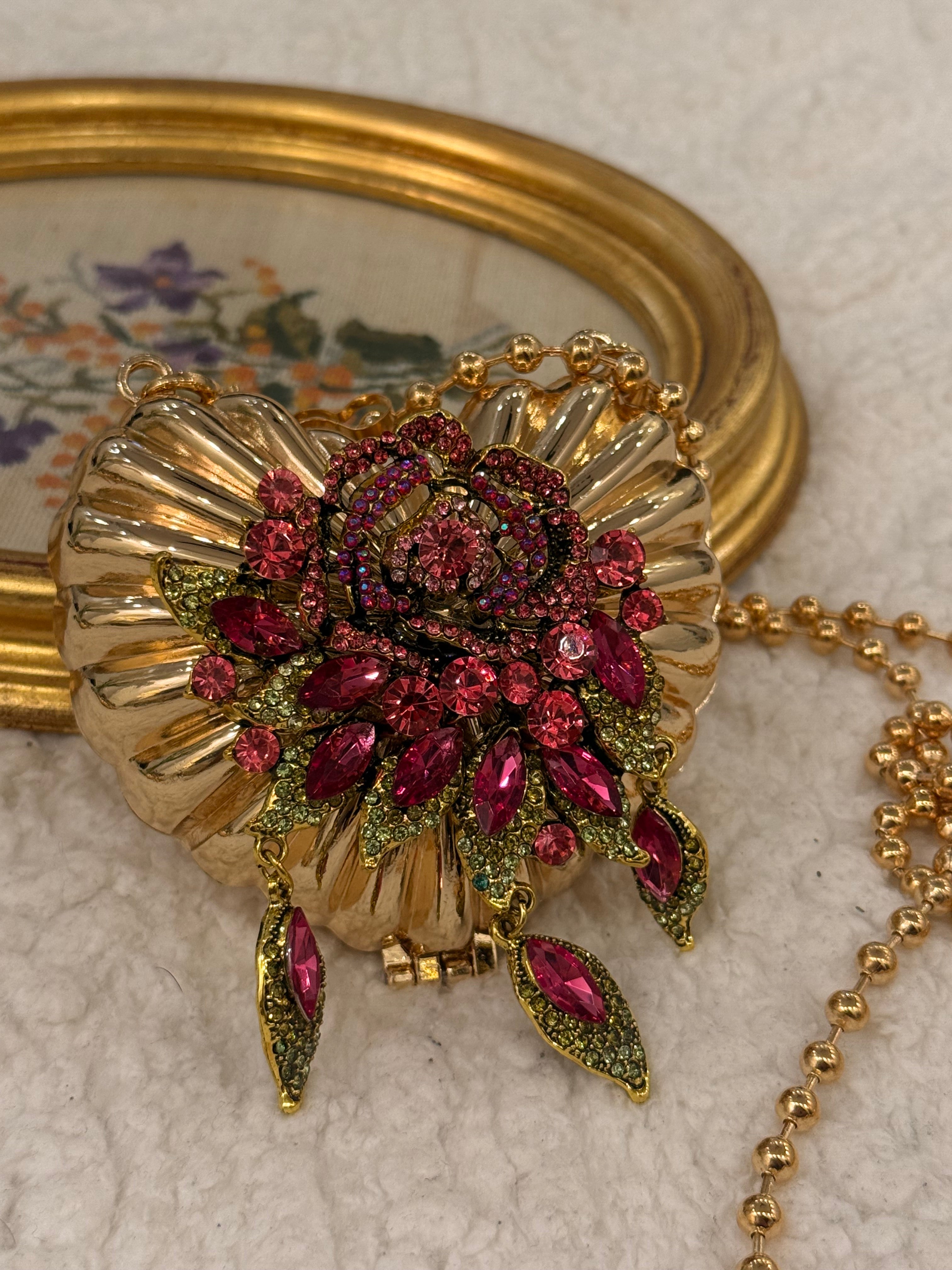 Rose clutch