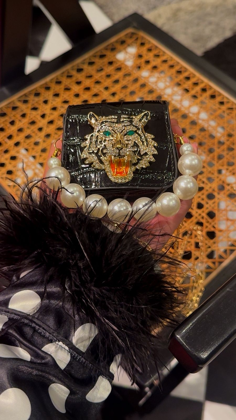 Lion theme clutch