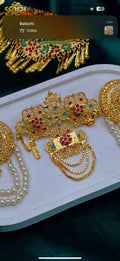Hair clip half jhoomar plus brooch