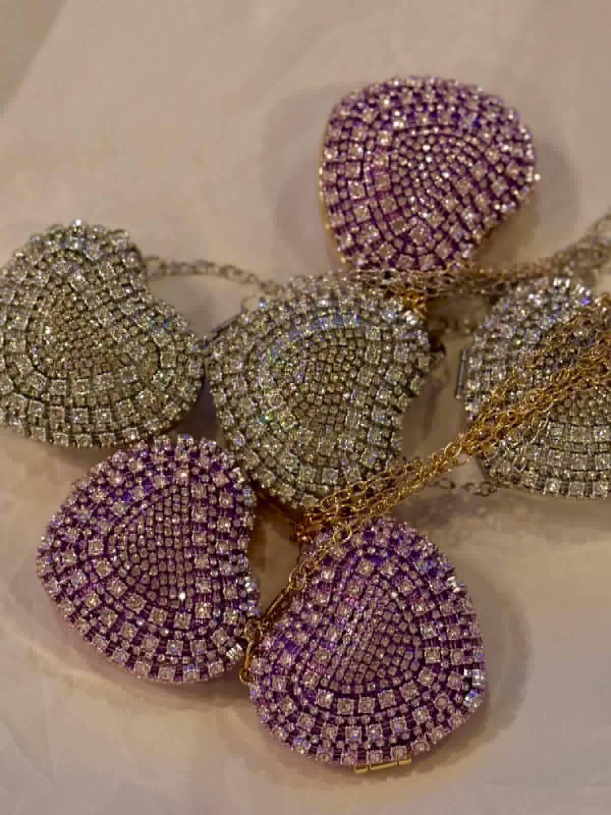 Mini heart clutches